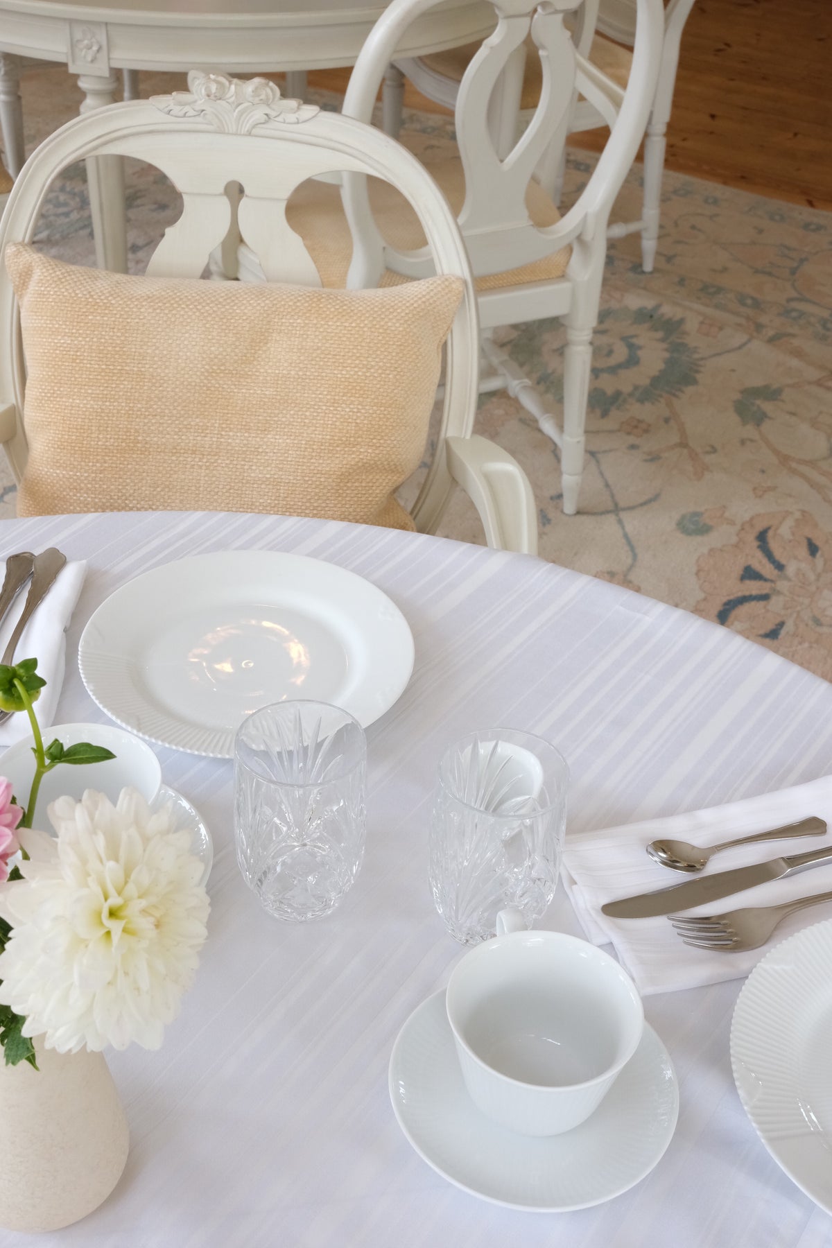 Ensemble Tablecloth
